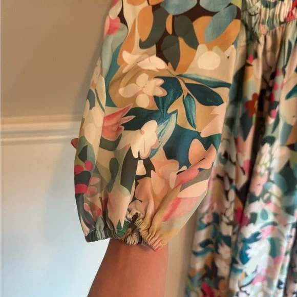 Floral Maxi Dress with Long Sleeves - Picture 5 of 6